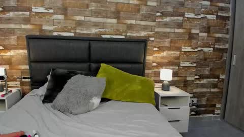 Snapshot of velvet_moon___ chatting on 03/04/26, 04:46 velvet_moon___ online show from 03/04/26, 04:46