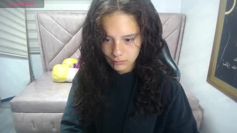 velvet_moon_v online show from 09/09/25, 12:59