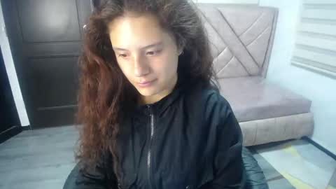 velvet_moon_v online show from 10/08/25, 01:09