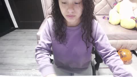 velvet_moon_v online show from 10/22/25, 01:11