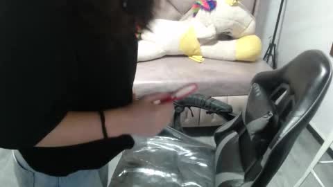 velvet_moon_v online show from 11/19/25, 01:11