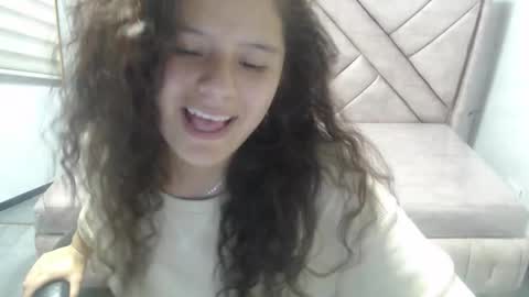 velvet_moon_v online show from 03/17/26, 09:18