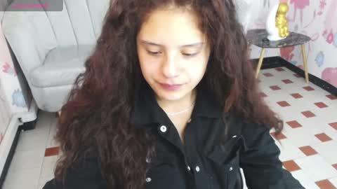 velvet_moon_v online show from 04/01/26, 01:12