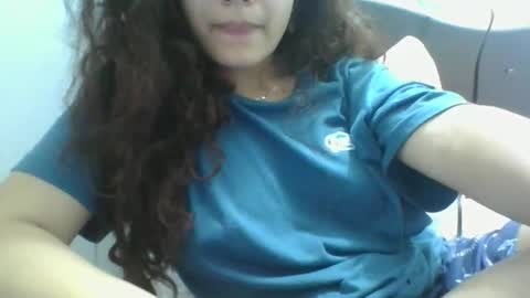 velvet_moon_v online show from 04/15/26, 04:52