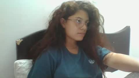 velvet_moon_v online show from 04/15/26, 08:09