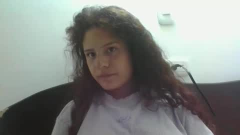 velvet_moon_v online show from 04/28/26, 03:44
