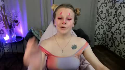 velvet_peach_ online show from 10/25/25, 12:13