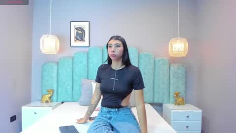 velvet_scarlet online show from 04/09/26, 02:33