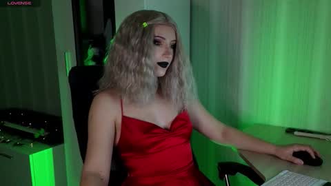 Violet online show from 10/29/25, 04:20