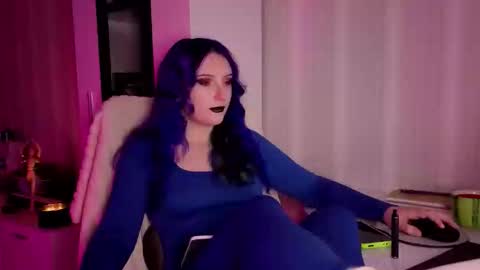 Violet online show from 04/03/26, 10:13