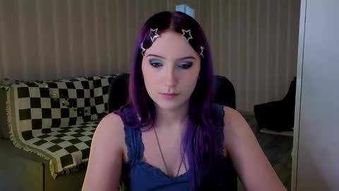 Snapshot of velvet_siren chatting on 06/04/26, 11:05 Violet online show from 06/04/26, 11:05