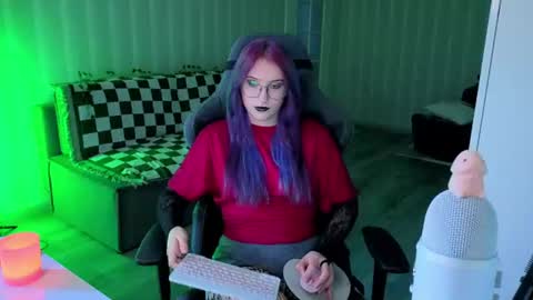 Snapshot of velvet_siren chatting on 07/10/26, 08:40 Violet online show from 07/10/26, 08:40