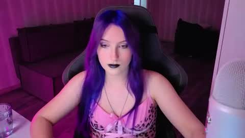 Snapshot of velvet_siren chatting on 07/22/26, 09:34 Violet online show from 07/22/26, 09:34
