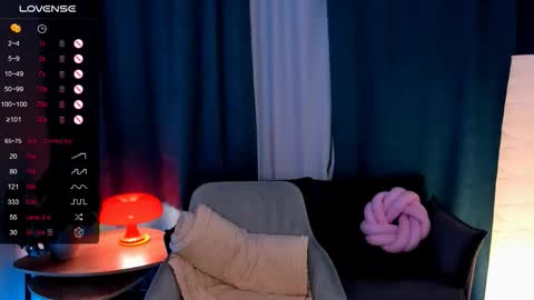 Mia online show from 11/30/25, 08:51