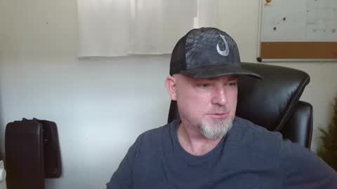 Snapshot of velvetknight97 chatting on 03/04/26, 08:04 velvetknight97 online show from 03/04/26, 08:04