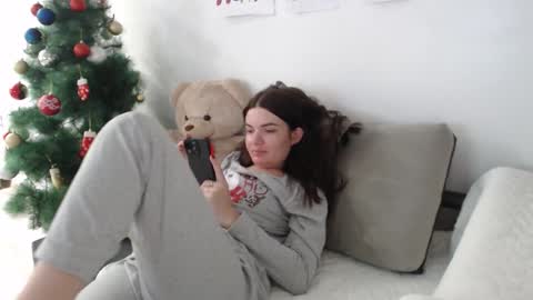 Snapshot of velvetmoon123 chatting on 01/18/26, 08:12 velvetmoon123 online show from 01/18/26, 08:12