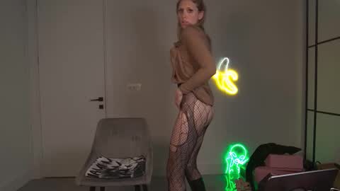 VelvetTGirl online show from 03/16/26, 05:44