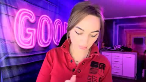 Snapshot of velvettouch4444 chatting on 02/24/26, 08:29 MERYEM online show from 02/24/26, 08:29