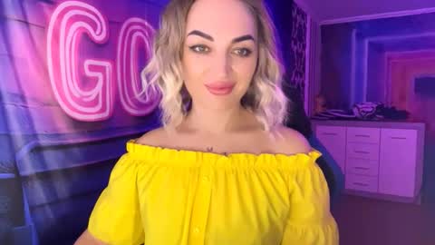 Snapshot of velvettouch4444 chatting on 02/26/26, 09:03 MERYEM online show from 02/26/26, 09:03