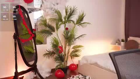 Snapshot of velvetvalkyries chatting on 02/16/25, 01:49 CLEOshort hair  TIna long hair  online show from 02/16/25, 01:49