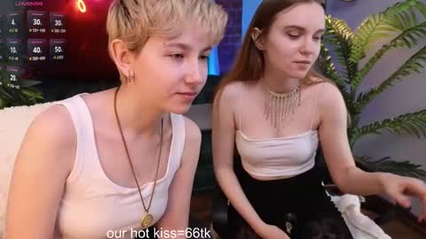 Snapshot of velvetvalkyries chatting on 02/26/25, 02:36 CLEOshort hair  TIna long hair  online show from 02/26/25, 02:36