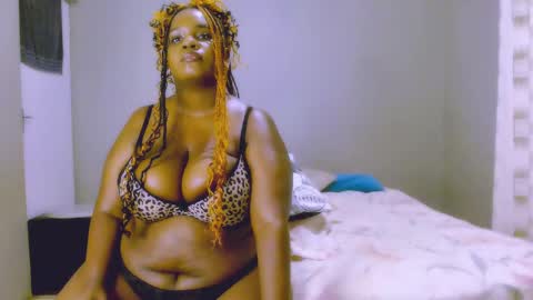 Snapshot of velvetychocolate1 chatting on 01/08/25, 01:53 velvetychocolate1 online show from 01/08/25, 01:53