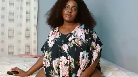 velvetychocolate1 online show from 02/05/26, 01:21