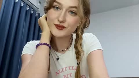 Snapshot of venniebonillas chatting on 02/21/26, 10:38 Emily online show from 02/21/26, 10:38