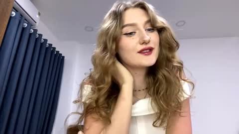 Snapshot of venniebonillas chatting on 02/22/26, 10:58 Emily online show from 02/22/26, 10:58