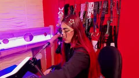 Snapshot of venus_bms_ chatting on 02/25/26, 12:15 VENUS online show from 02/25/26, 12:15