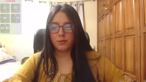 Snapshot of venus_cat_ chatting on 06/28/26, 10:27 Venus online show from 06/28/26, 10:27