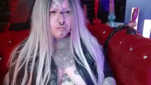Snapshot of venus_rock chatting on 07/20/26, 12:40 Venus Ink online show from 07/20/26, 12:40