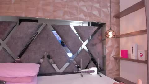 Venus online show from 04/14/26, 12:33