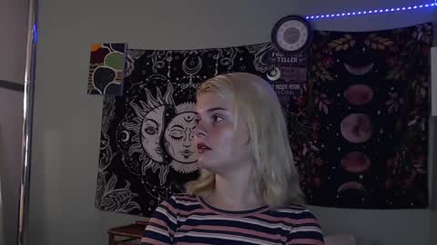 Miss Venus online show from 10/14/25, 02:40