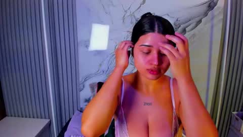 Venusowen  online show from 03/18/26, 12:30