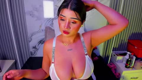 Snapshot of venusowen_ chatting on 05/07/26, 02:22 Venusowen online show from 05/07/26, 02:22