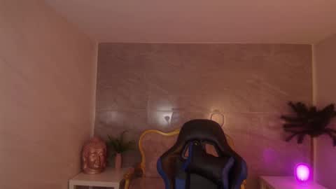 venuss online show from 09/13/25, 03:23