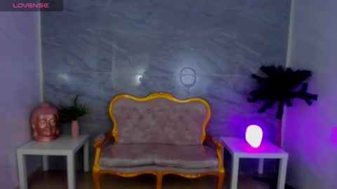 venuss online show from 10/30/25, 04:30