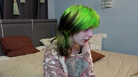 Erica online show from 10/01/25, 08:48