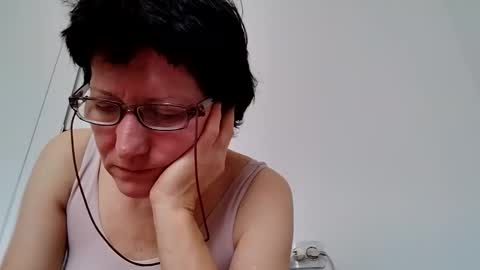 Vera online show from 10/28/25, 10:08