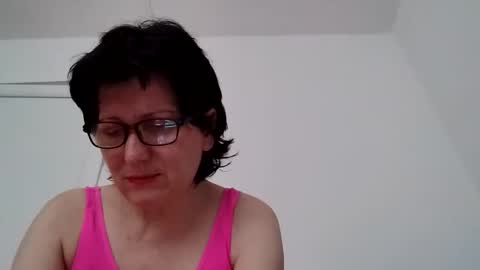 Snapshot of vera_elle chatting on 05/28/26, 03:31 Vera online show from 05/28/26, 03:31