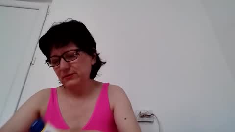 Snapshot of vera_elle chatting on 05/31/26, 03:08 Vera online show from 05/31/26, 03:08