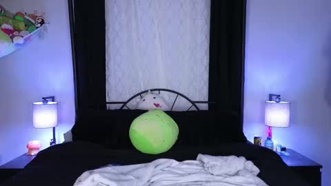 Snapshot of vera_velvet chatting on 11/14/25, 01:48 Vera Velvet online show from 11/14/25, 01:48