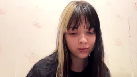 Snapshot of veradaisy chatting on 02/12/26, 06:25 Veronika online show from 02/12/26, 06:25