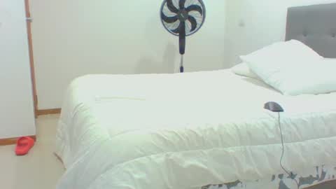 vergagolosa22 online show from 10/23/25, 02:11