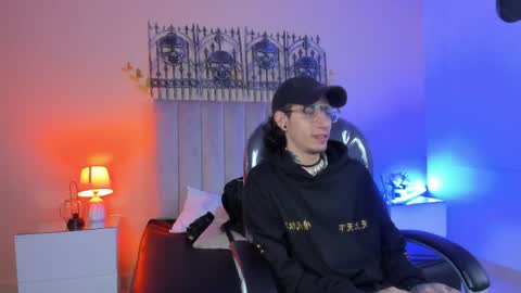 Snapshot of vergil_noir chatting on 05/19/26, 04:08 vergil_noir online show from 05/19/26, 04:08