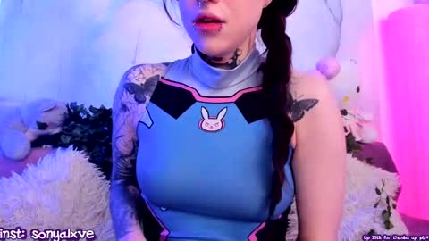 Sonya online show from 02/14/25, 06:34