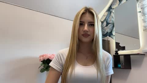 Elisa online show from 04/06/26, 09:54