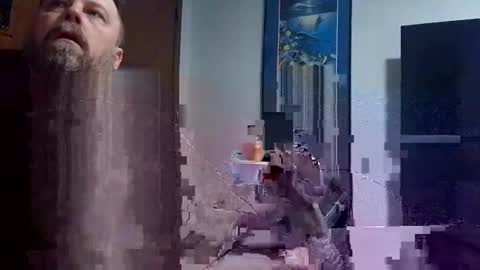 Snapshot of vermontguy76 chatting on 12/22/24, 02:06 vermontguy76 online show from 12/22/24, 02:06