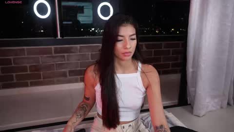 vero_cam online show from 02/19/25, 01:29